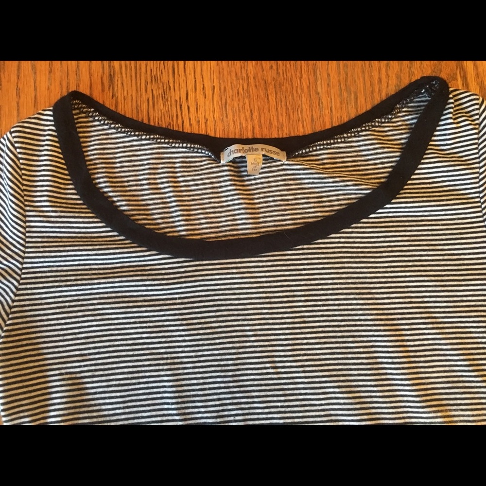 Crop top - Picture 2 of 3